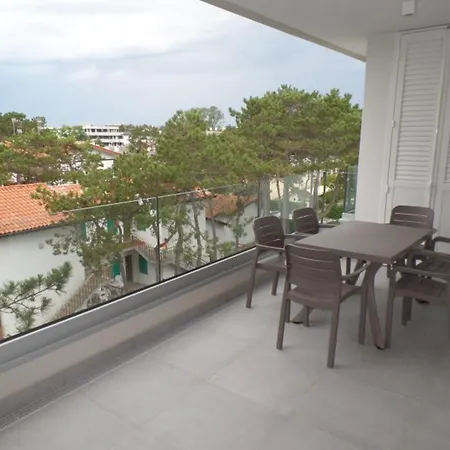 Resort-style Flat With Pool Perfect For Families Bibione
