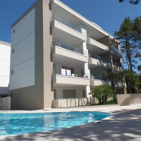 Apartment Resort-style Flat With Pool Perfect For Families